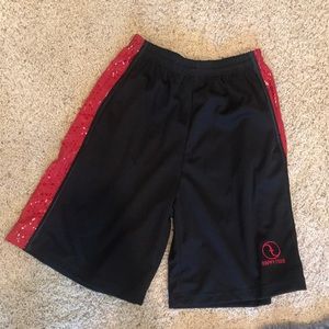 Nappy tab red and black basketball shorts